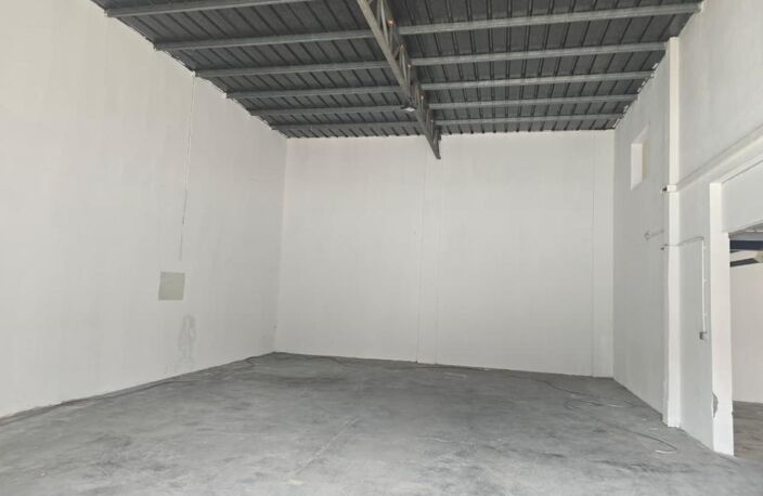 ZI2 - ENTREPÔT 190 m² - BONNE ACCESSIBILITE — photo 2