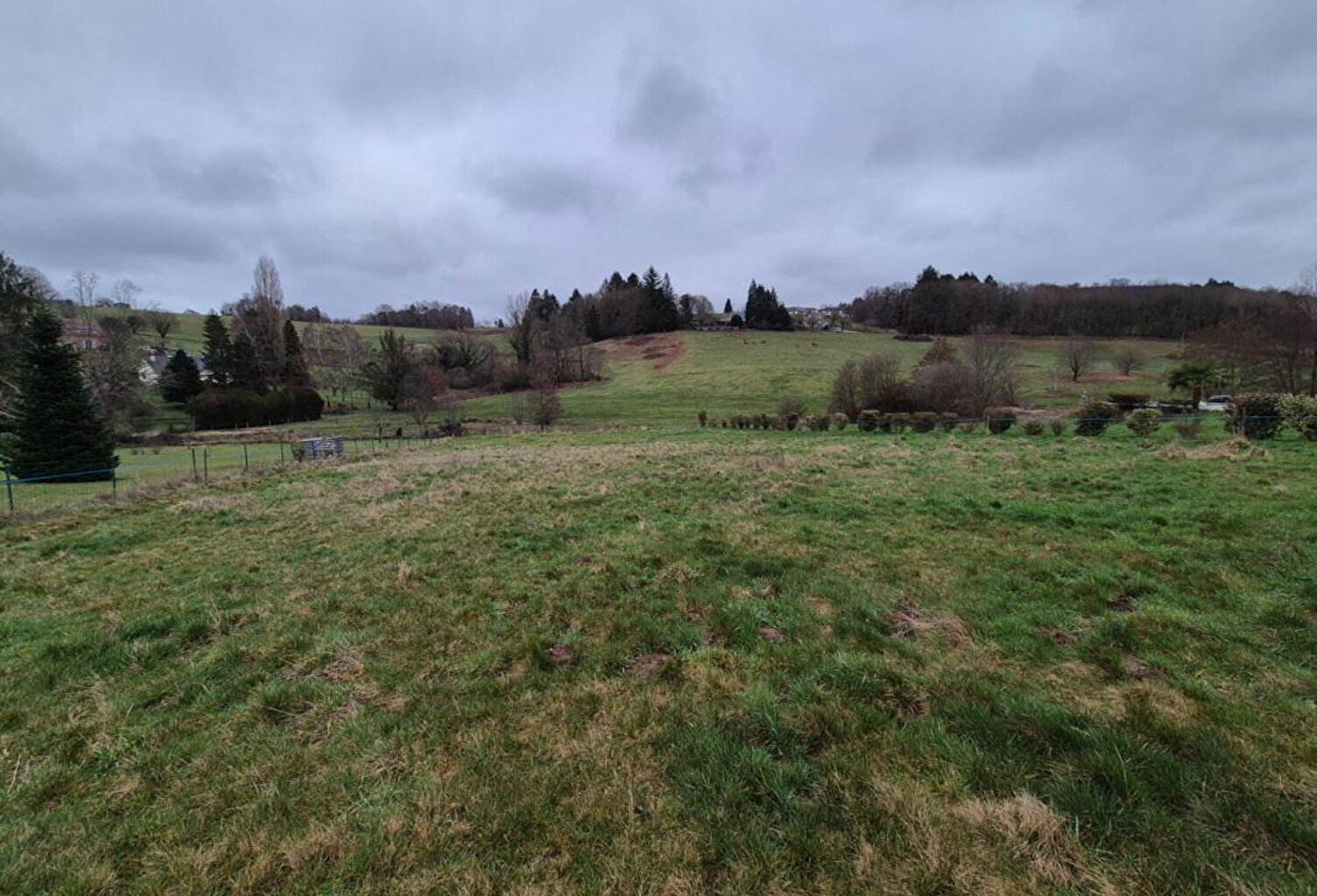 Terrain constructible  2662 m²  19490 Sainte Fortunade — photo 1