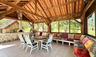 Maison 9 Pièces 230 m² à vendre à Thiviers (24800)