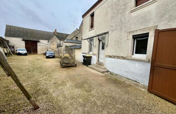 Maison en pierre et dependances + cour — photo 3