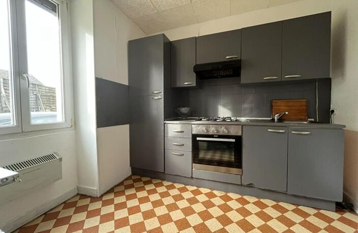 Maison en pierre et dependances + cour — photo 4