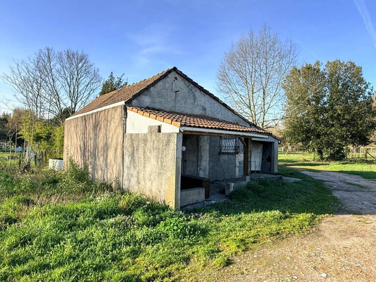 ST YZAN MAISON 70 M2 A RESTAURER — photo 1