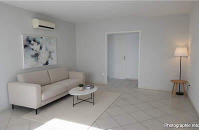 En vente à Hyères (83) : grand appartement avec terrasse — photo du bien