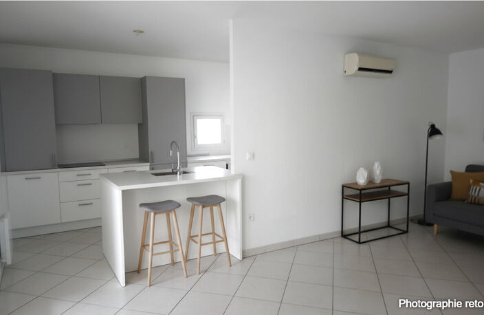En vente à Hyères (83) : grand appartement avec terrasse — photo 3