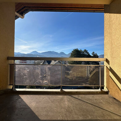 Appartement 3 pièces 950 €