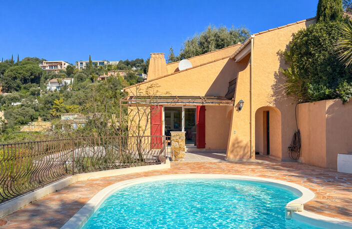 A VENDRE VILLA VUE MER GOLFE DE ST-TROPEZ 5 CHAMBRES ANNEXE PISCINE PARKINGS  AUX ISSAMBRES — photo 3