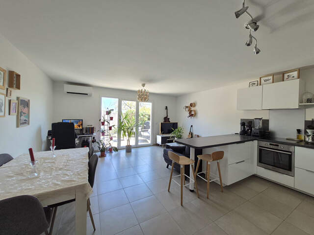 A VENDRE UN APPARTEMENT T3 RDC A LA COURONNE PROCHE CENTRE — photo du bien