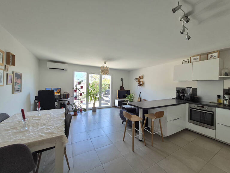 A VENDRE UN APPARTEMENT T3 RDC A LA COURONNE PROCHE CENTRE — photo 1