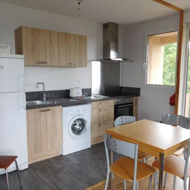 Appartement 2 pièces 741 €