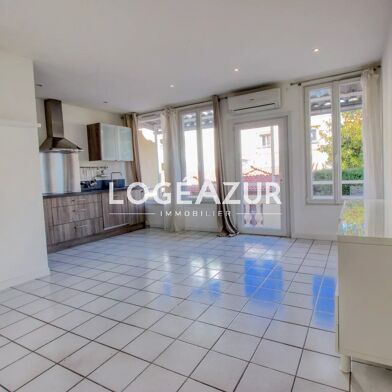 Appartement 2 pièces 775 €