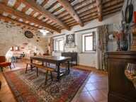 Maison de village en pierre, cour avec bassin de nage... — photo 3