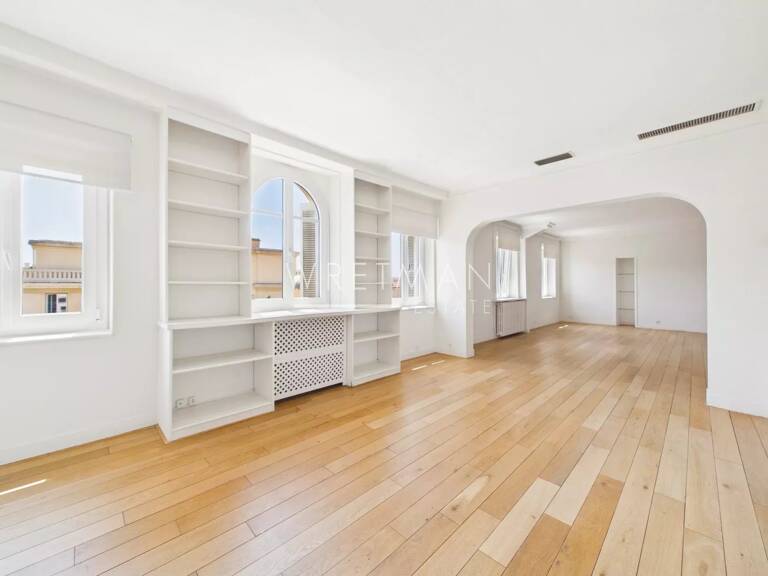 Spacieux appartement de 6 pièces au dernier étage – Nice Carabac — photo 1