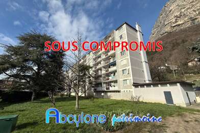 Appartement 3 pièces 135000 €