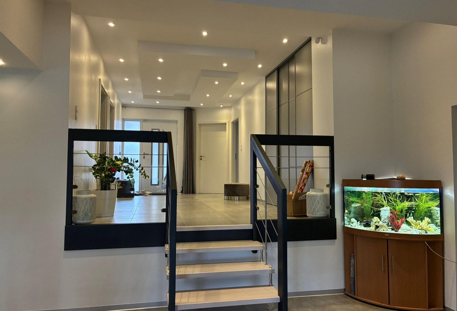 Villa contemporaine de 197 m²  DPE B  3 544 m² de terrain avec vue dégagée — photo 1