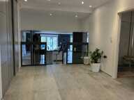 Villa contemporaine de 197 m²  DPE B  3 544 m² de terrain avec vue dégagée — photo 2