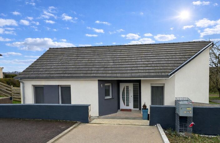 Villa contemporaine de 197 m²  DPE B  3 544 m² de terrain avec vue dégagée — photo 3