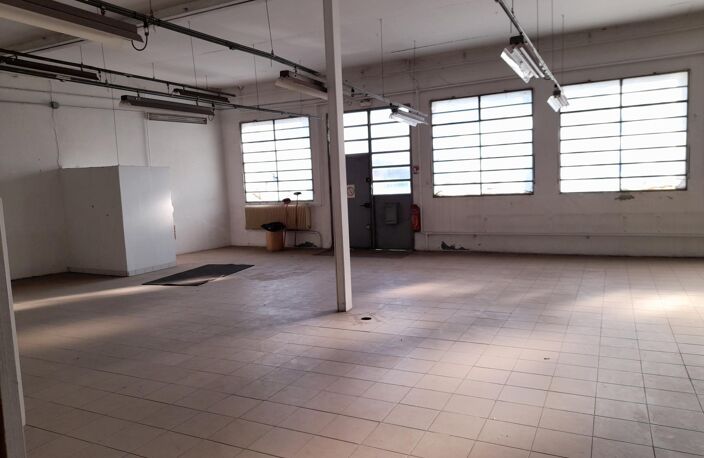 Ancienne usine + appartement. — photo 2