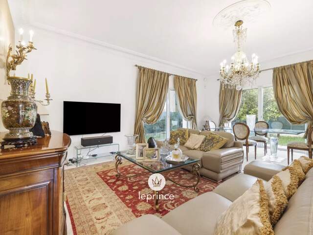 Nice Évêché - 5 Pièces - Appartement Villa — photo du bien