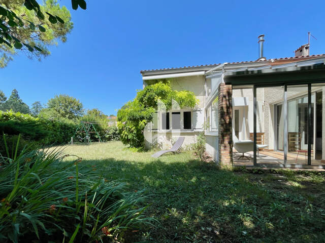 Maison Gradignan T7 - 177 m2, centre-ville, calme, jardin ar — photo du bien