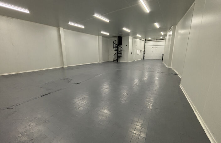 Entrepôt à Saint Pol sur Ternoise — photo 3