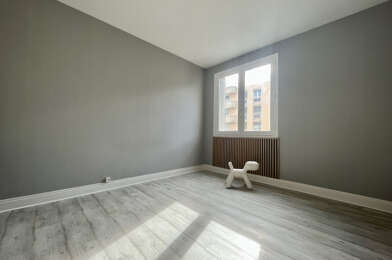 Appartement 3 pièces 736 €