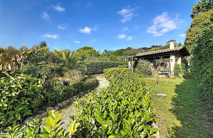 MOUGINS - LA PEYRIERE - ETANG DE FONTMERLE - VILLA AVEC BEAU — photo 4