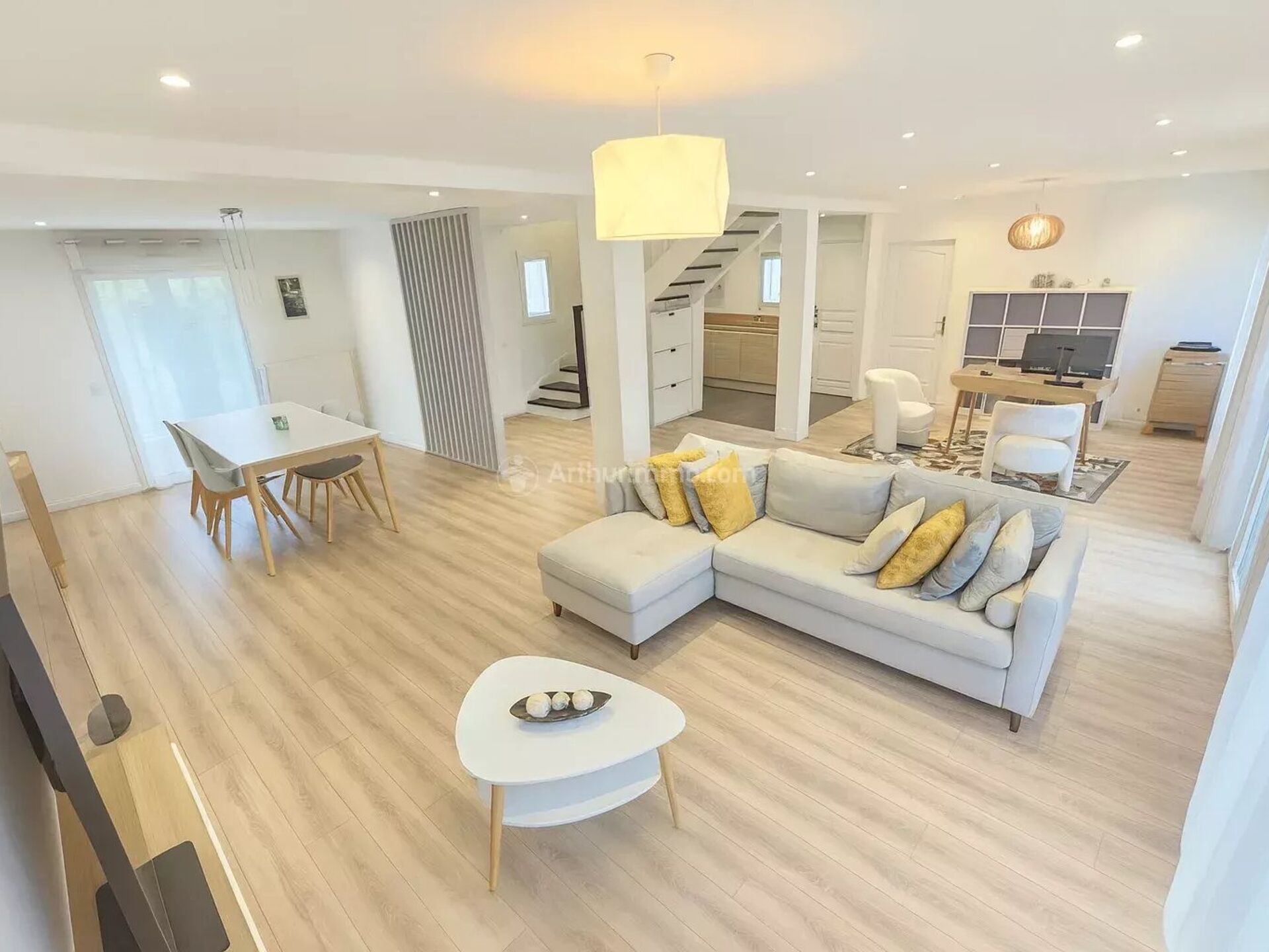 Maison 6 pièces 155 m² · à Crécy-la-Chapelle · 155 m² · 415 000 €