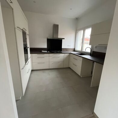 Appartement 3 pièces 1096 €