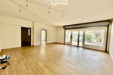 Bureau 3 pièces 700 €