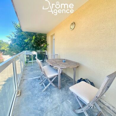 Appartement 3 pièces 725 €