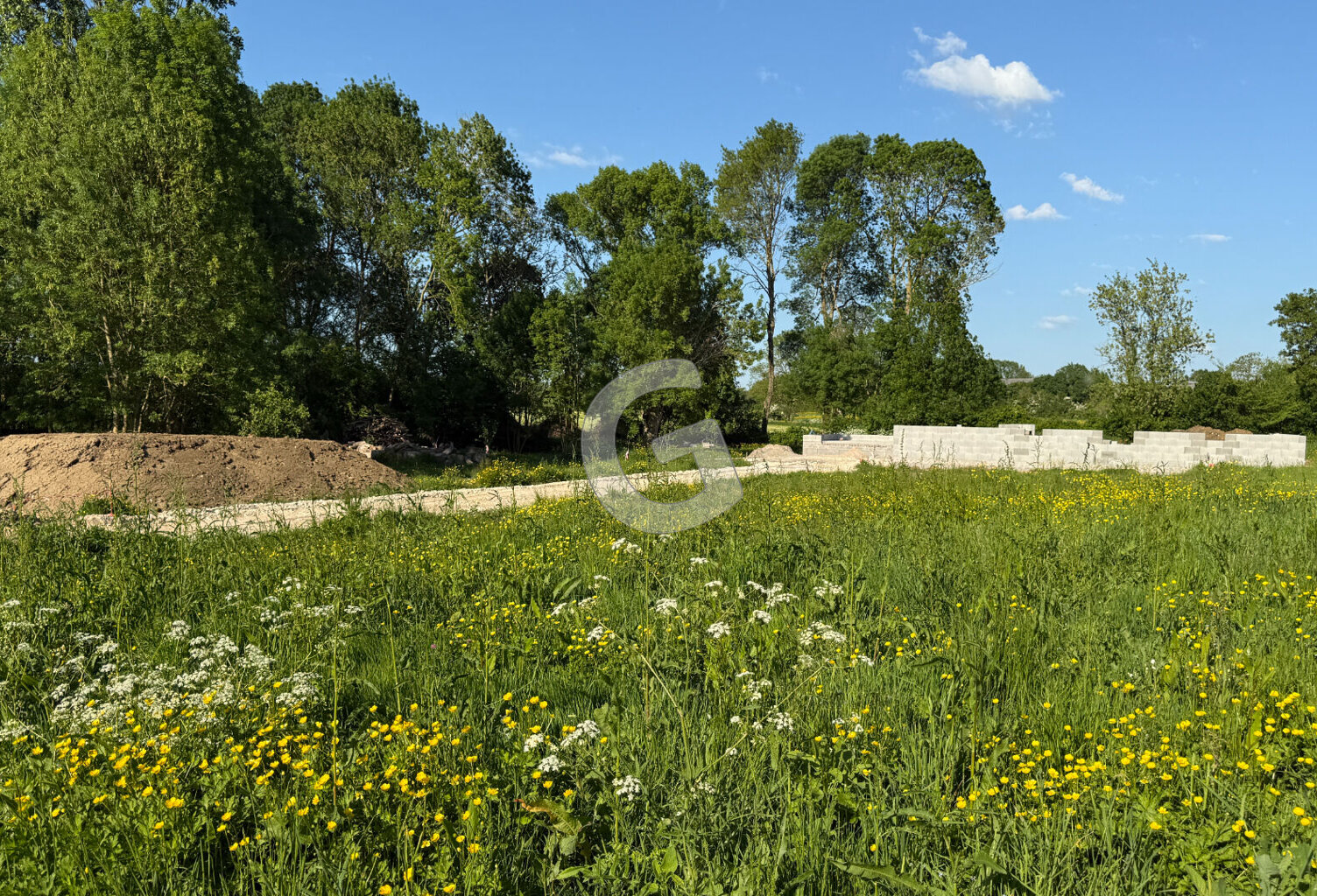 TERRAIN A BATIR 495M² A VENDRE LA JONCHERE — photo 1