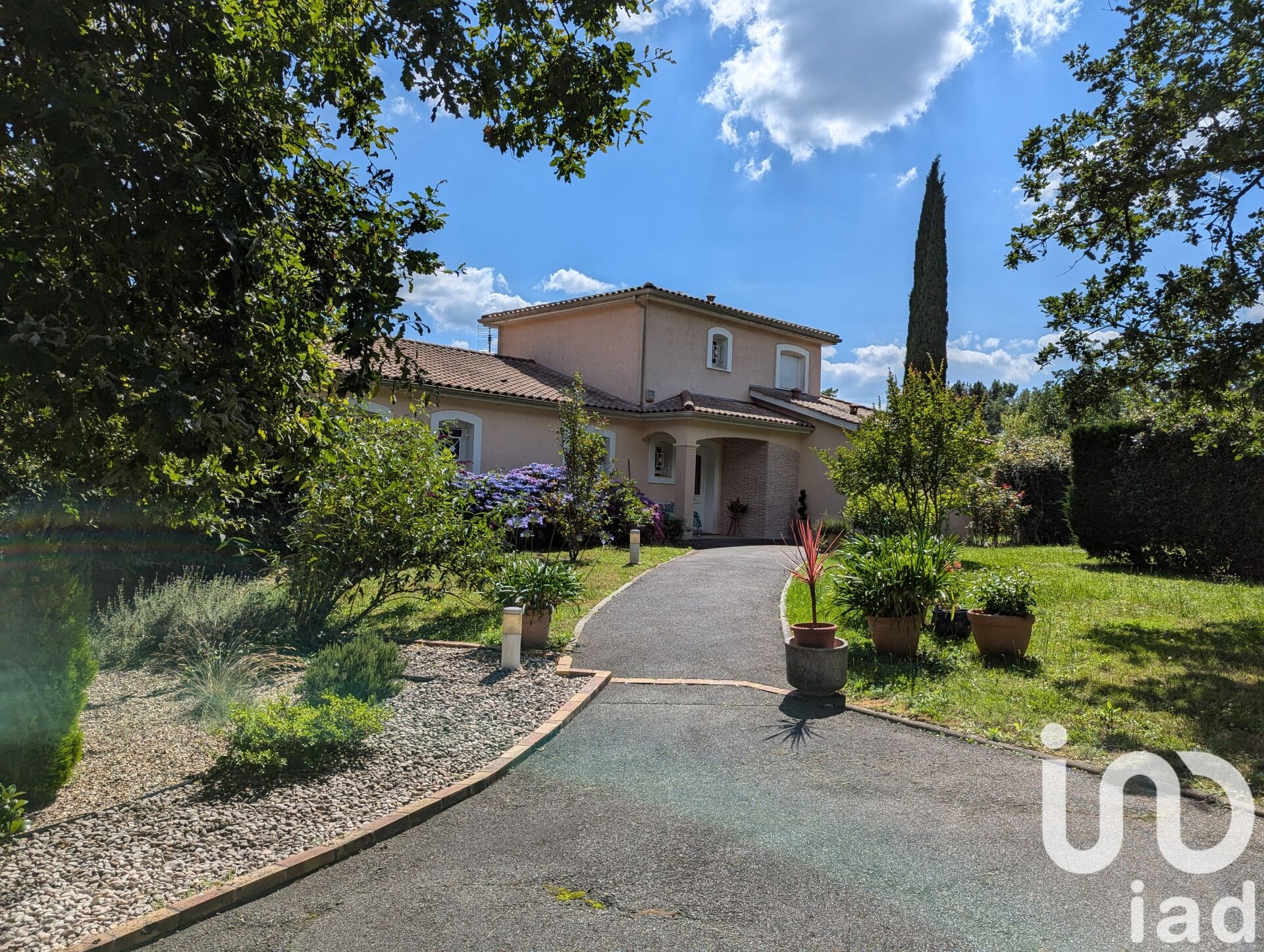 Montpon-Menesterol - 267m² - 8p. - 5ch.