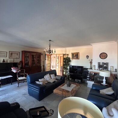 Appartement 4 pièces 273000 €