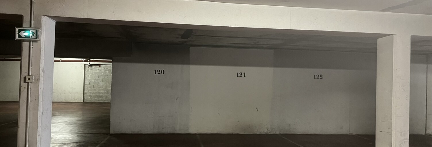 Garage  172 m² à vendre à Marseille 13 (13013)