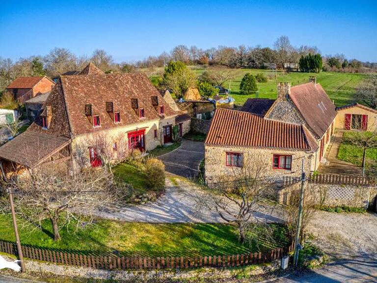 Maison en pierre de 12 pièces principales — photo 1