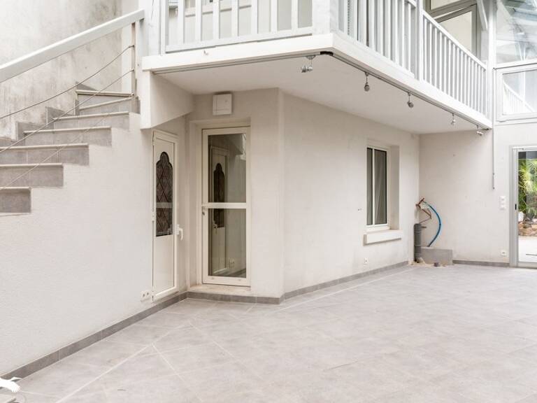 Maison de ville de 13 pièces principales — photo 1