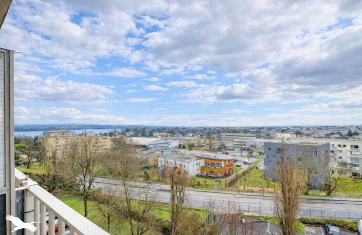 Vente appartement 4 pièces 77 m² Décines-Charpieu (69150) — photo 3