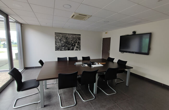 LOCAL COMMERCIAL ZONE ATTRACTIVE — photo 4