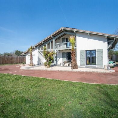 Maison 7 pièces 628200 €