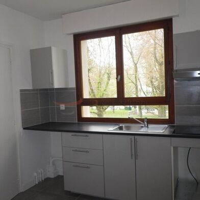 Appartement 4 pièces 1050 €