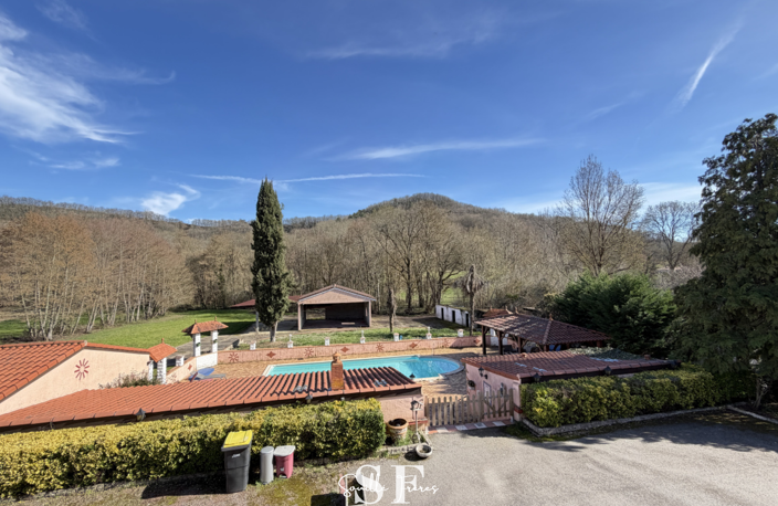 BAJAMONT - BELLE VILLA DE CONSTRUCTION TRADITIONNELLE AVEC DEPENDANCES - PISCINE ET PARC — photo 2