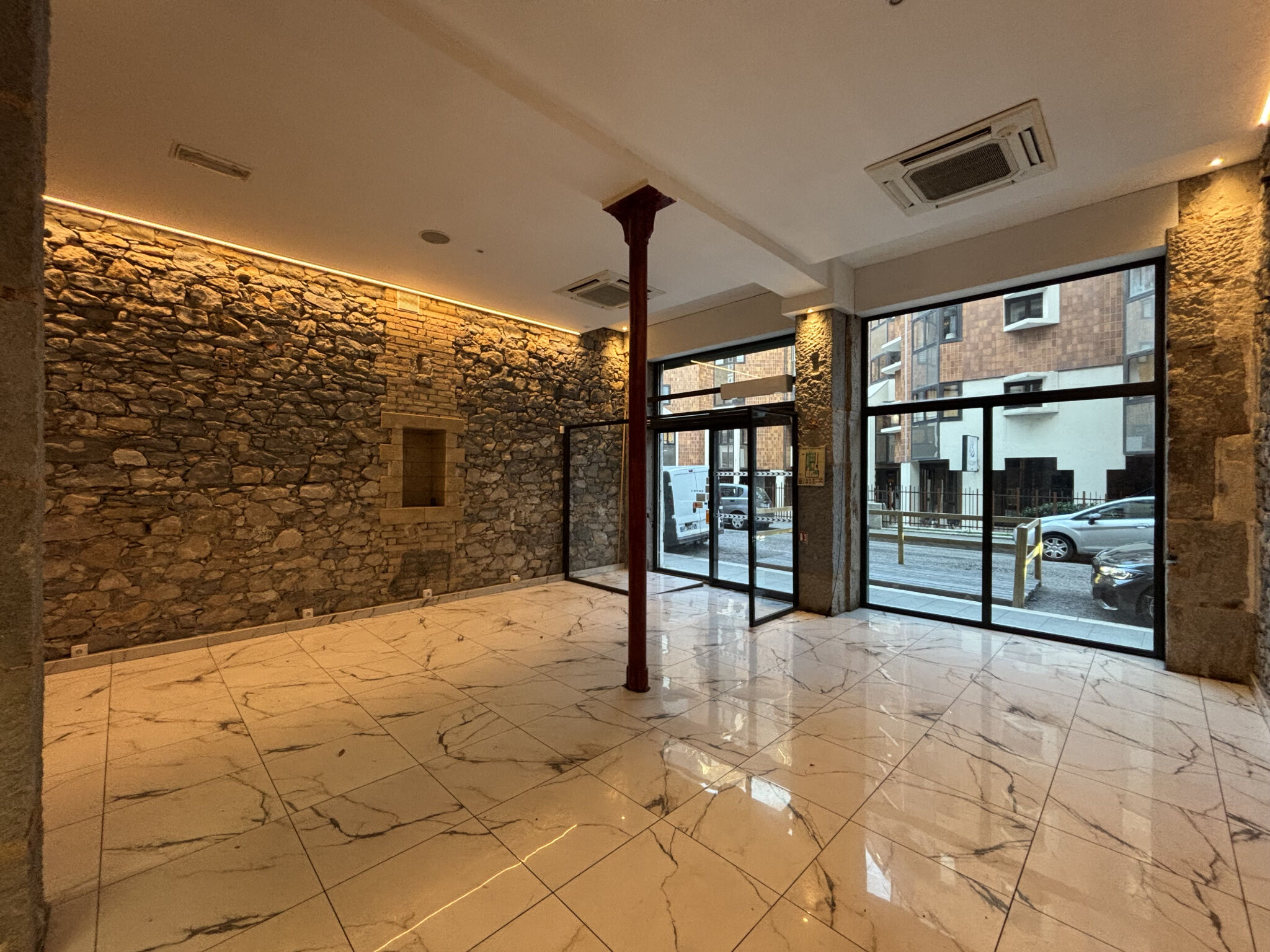 Local commercial  à louer Grenoble 38000