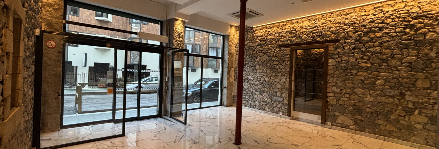 Commerce  120 m² à louer à Grenoble (38000)