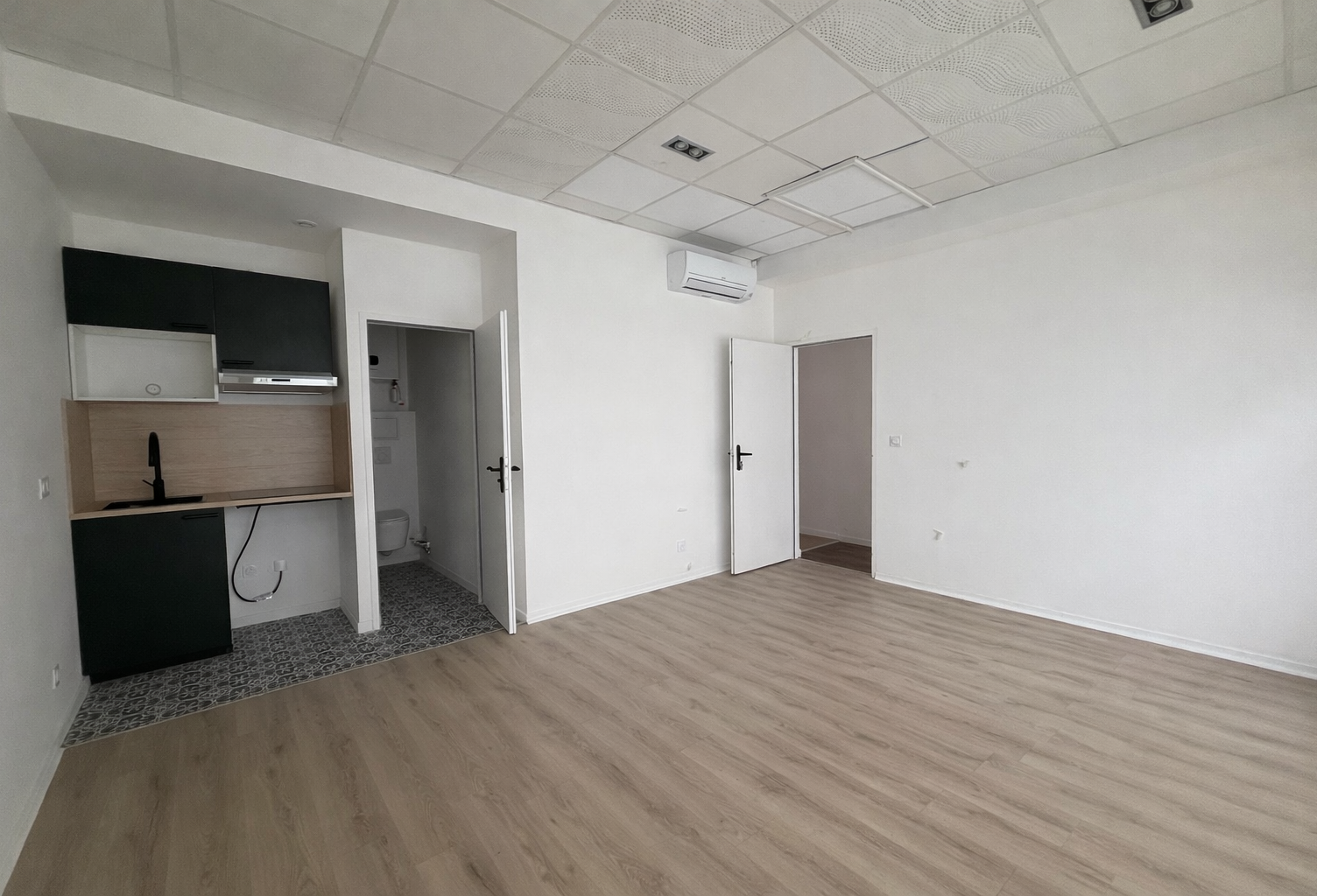 Local Commercial/professionnel 25 m2 — photo 1