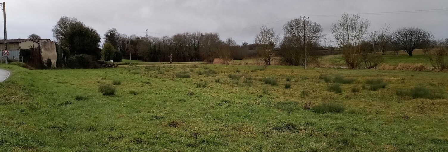 Immeuble  5864 m² à vendre à Villars-en-Pons (17260)