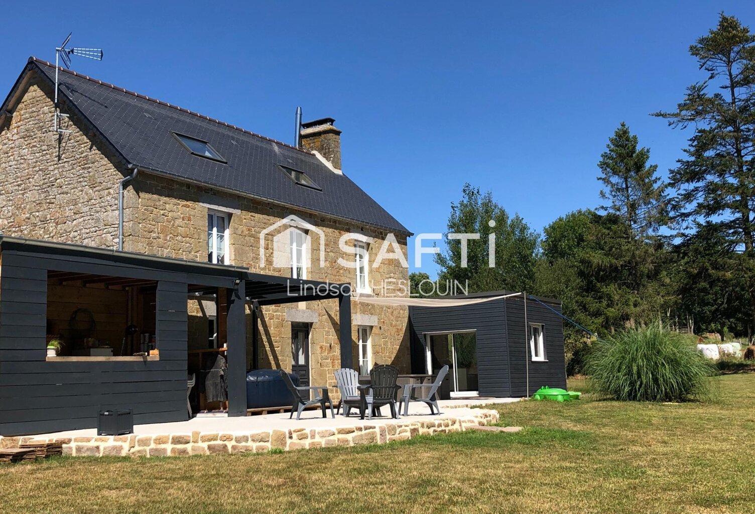 Maison de Caractère - DOMJEAN — photo 1