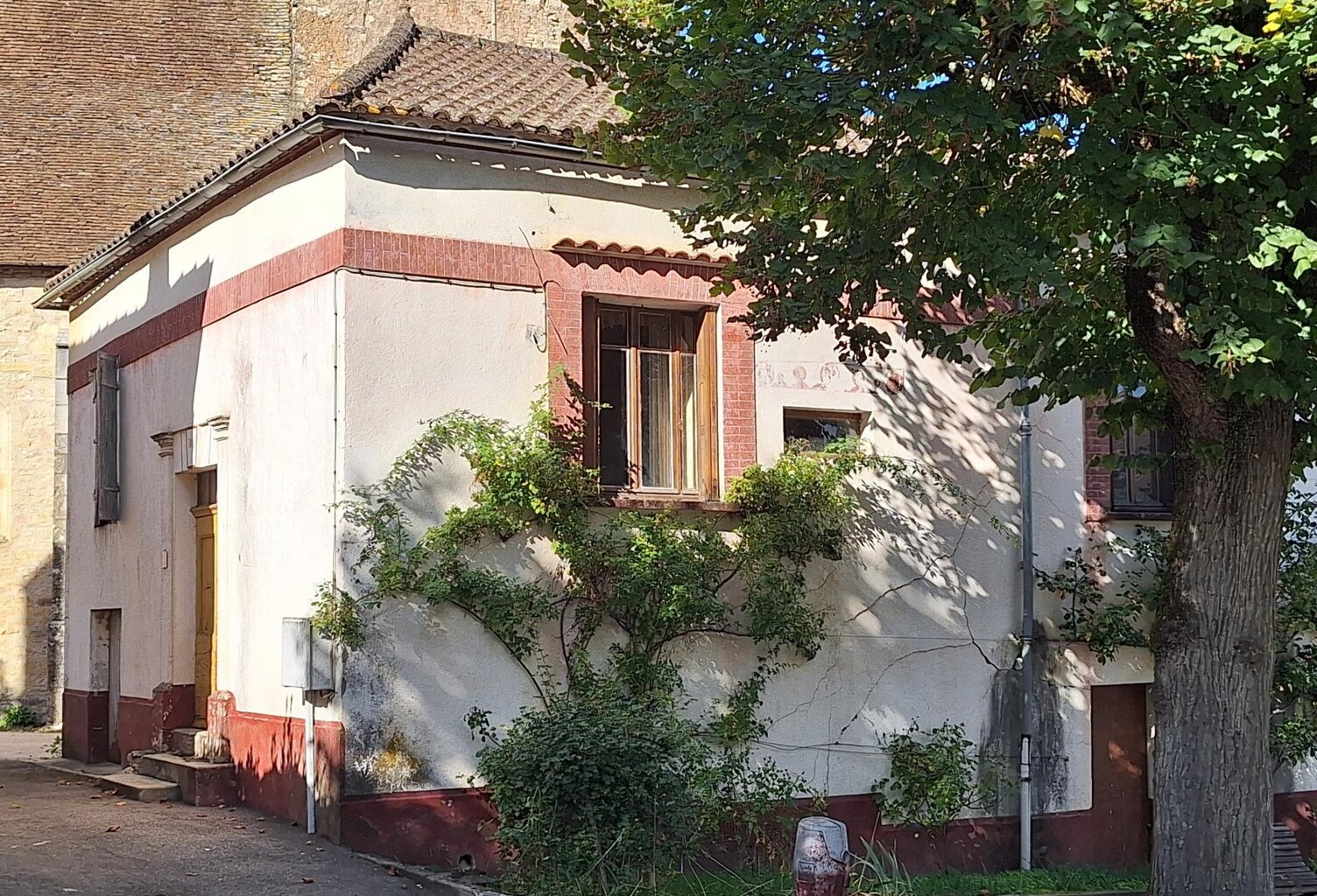 Maison de village à rénover - Beau Potentiel — photo 1