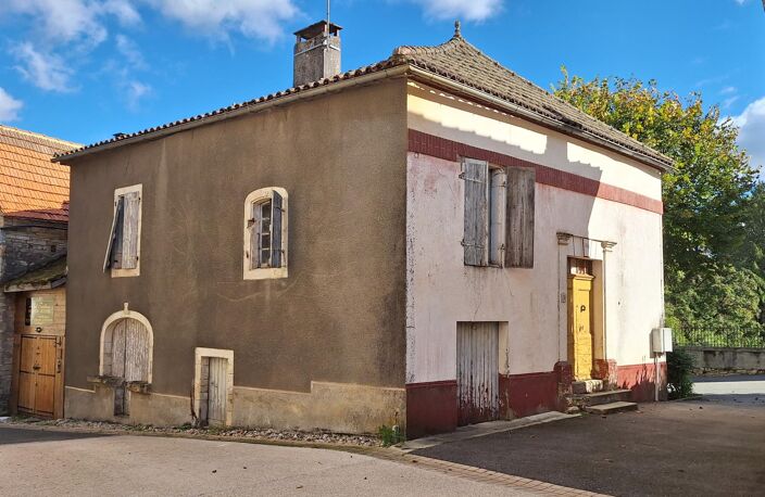 Maison de village à rénover - Beau Potentiel — photo 2
