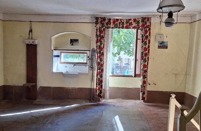 Maison de village à rénover - Beau Potentiel — photo 5