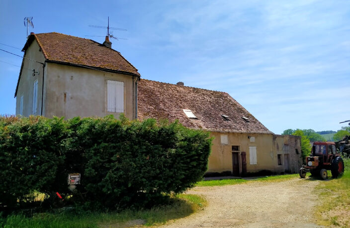 Authentique corps de ferme bourguignon   gros potentiel à ré — photo 2